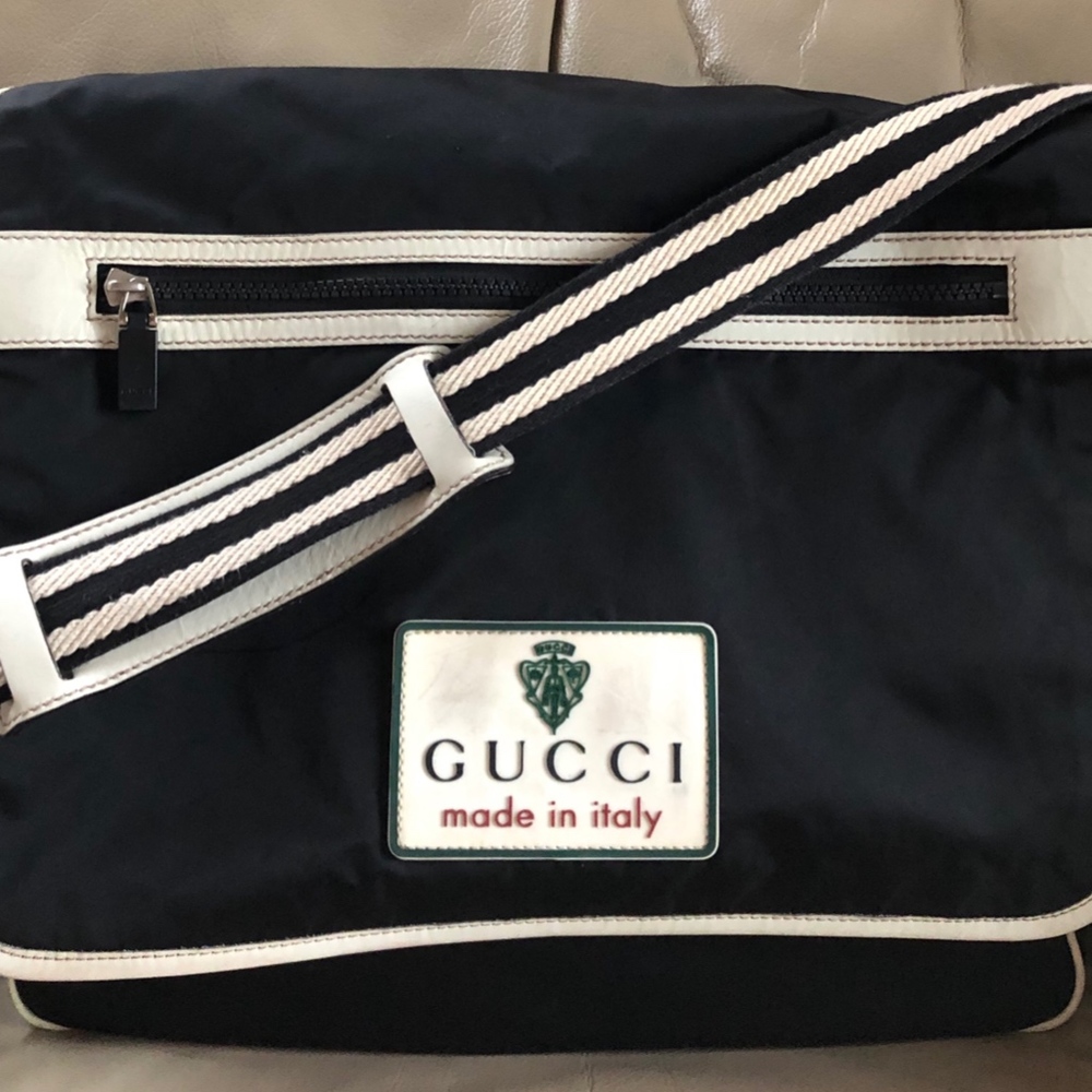 Authentic Gucci Black Nylon Messenger Shoulder Bag